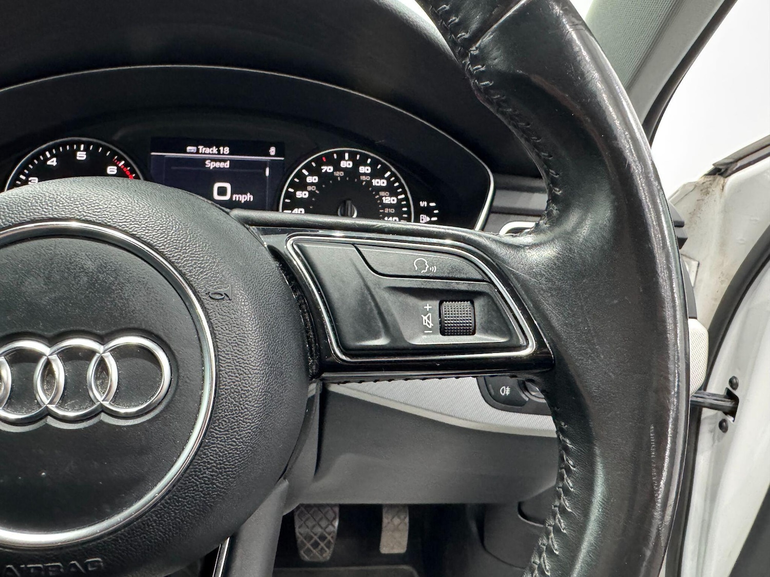 Used Audi A4 for sale - 77215456: Photo 44