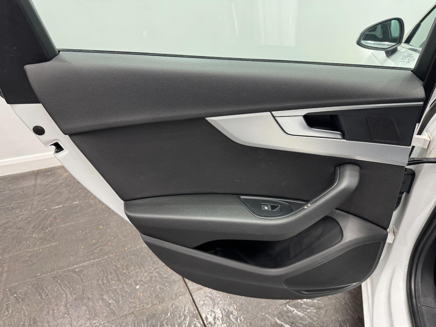 Used Audi A4 for sale - 77215456: Photo 53