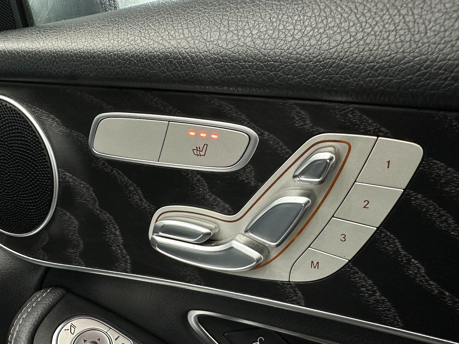 Used Mercedes-Benz GLC 2016 for sale - 76855897: Photo 30