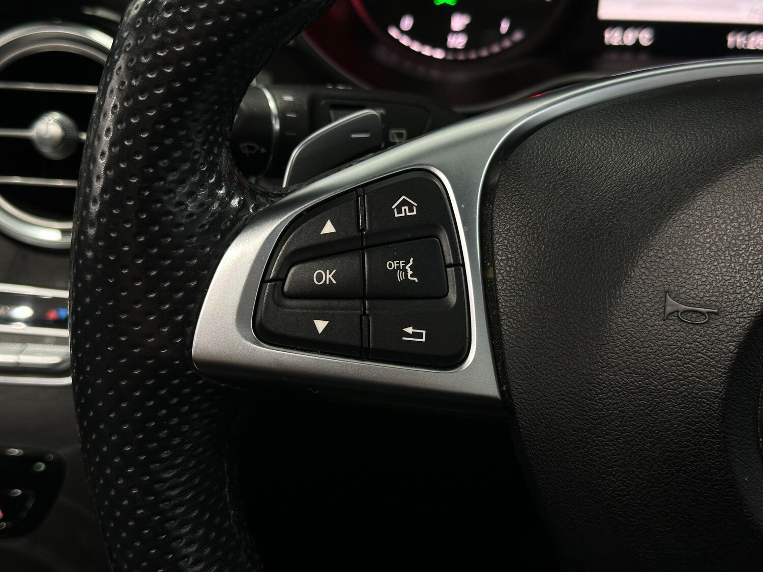 Used Mercedes-Benz GLC 2016 for sale - 76855897: Photo 47