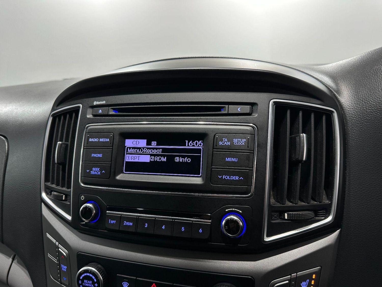 Used Hyundai i800 2016 for sale - 76671279: Photo 25