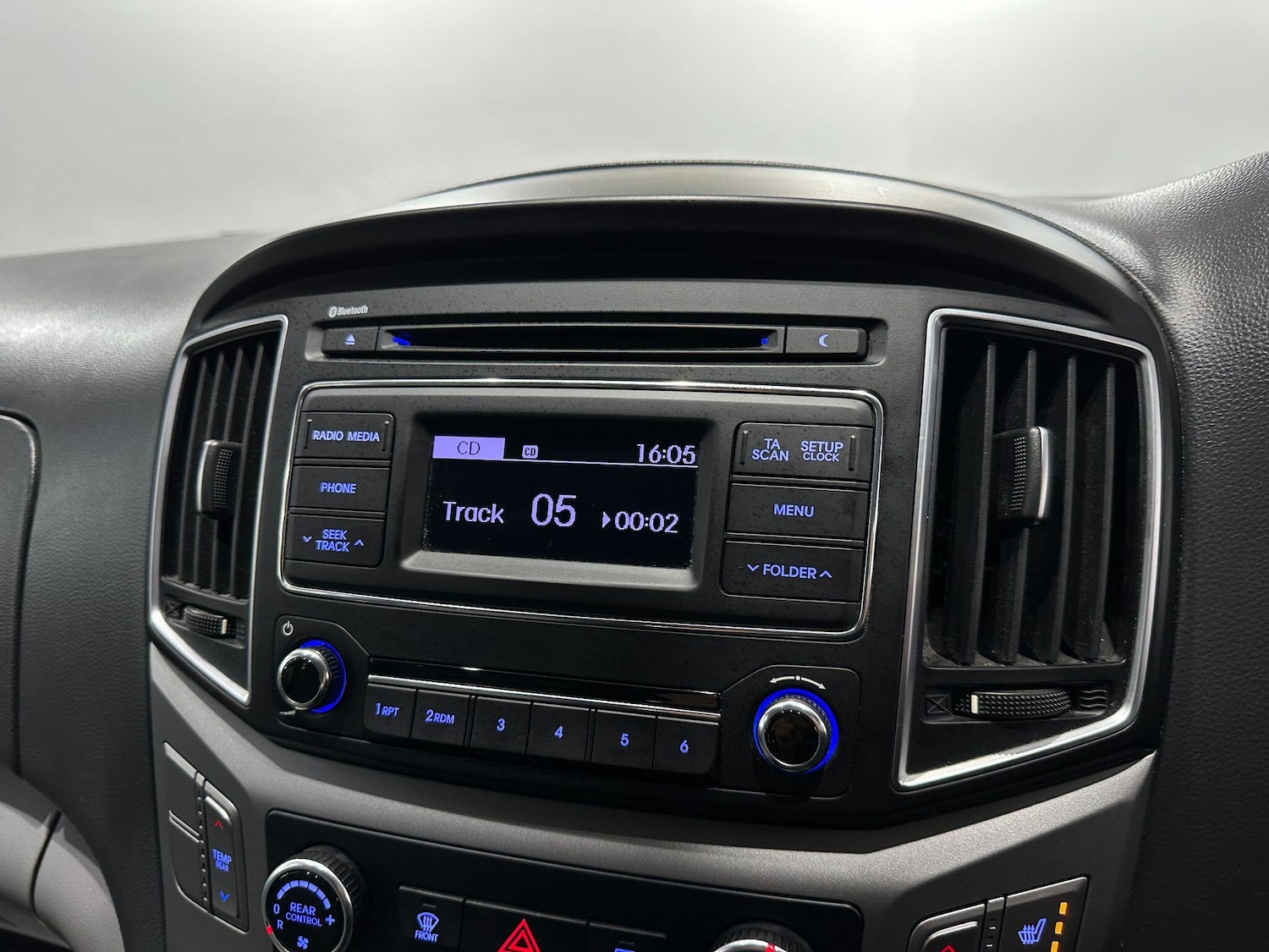 Used Hyundai i800 2016 for sale - 76671279: Photo 27