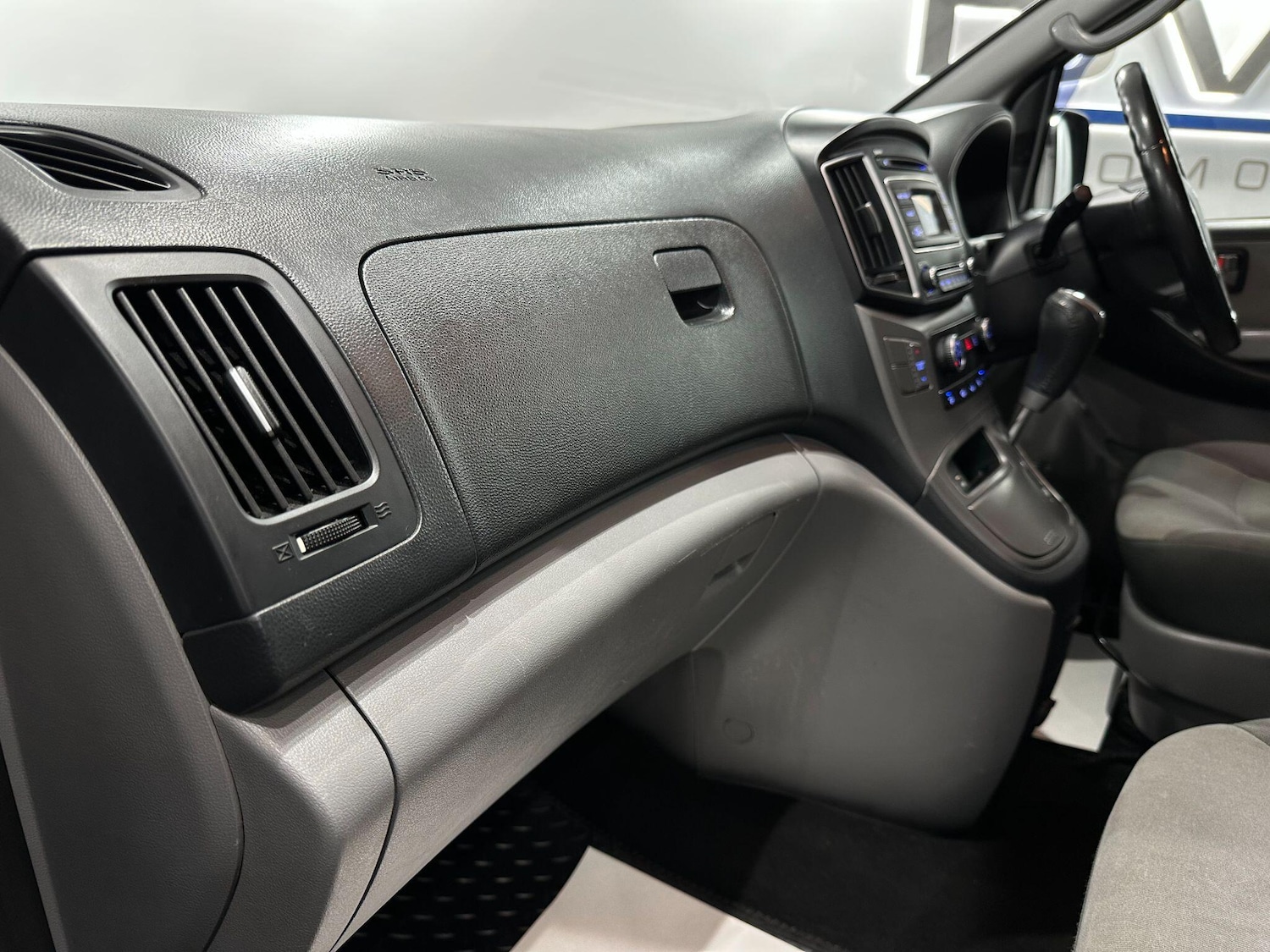 Used Hyundai i800 2016 for sale - 76671279: Photo 41