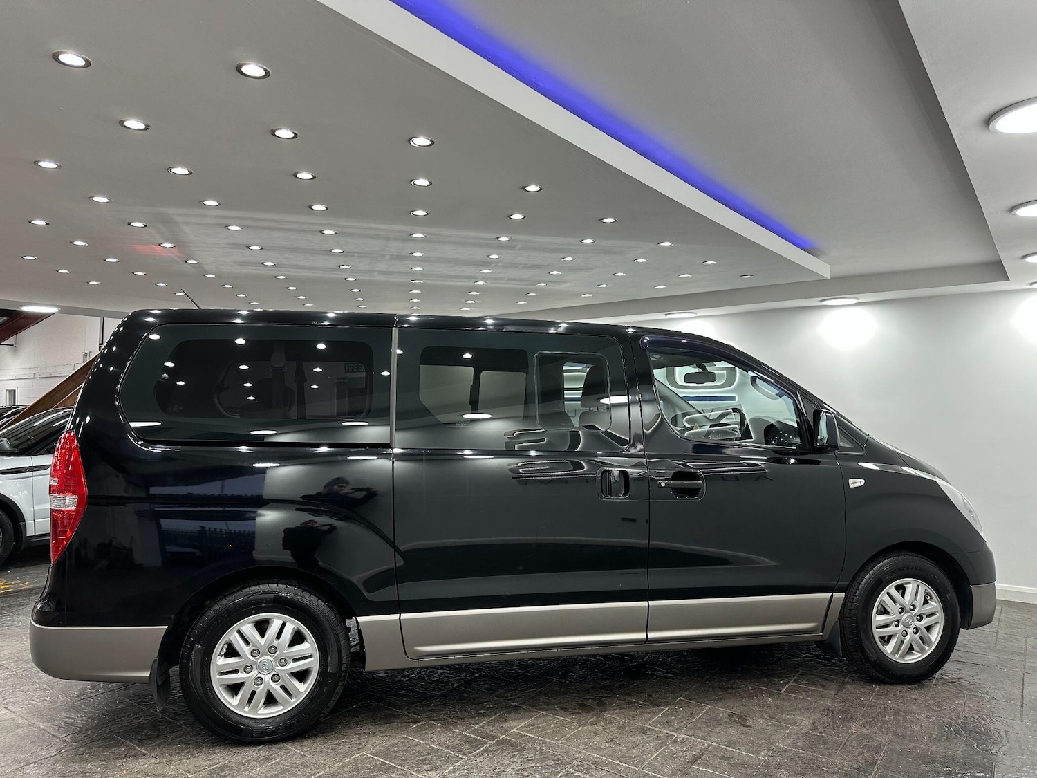 Used Hyundai i800 2016 for sale - 76671279: Photo 9