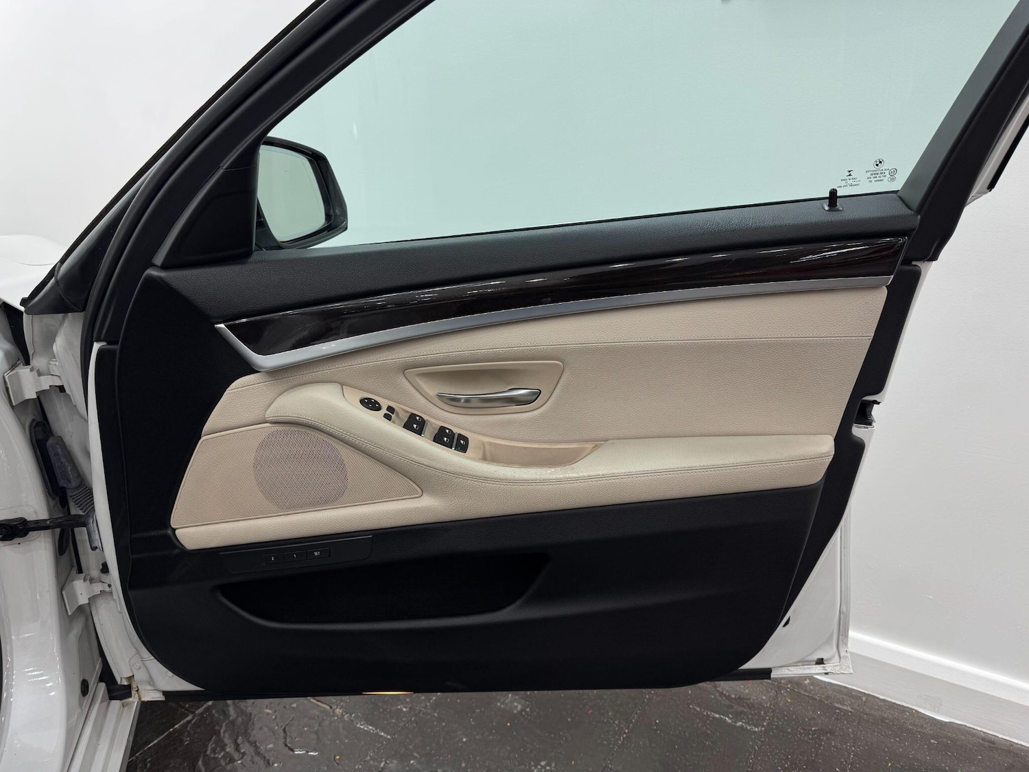 Used BMW 5 Series 2015 for sale - 78148181: Photo 27