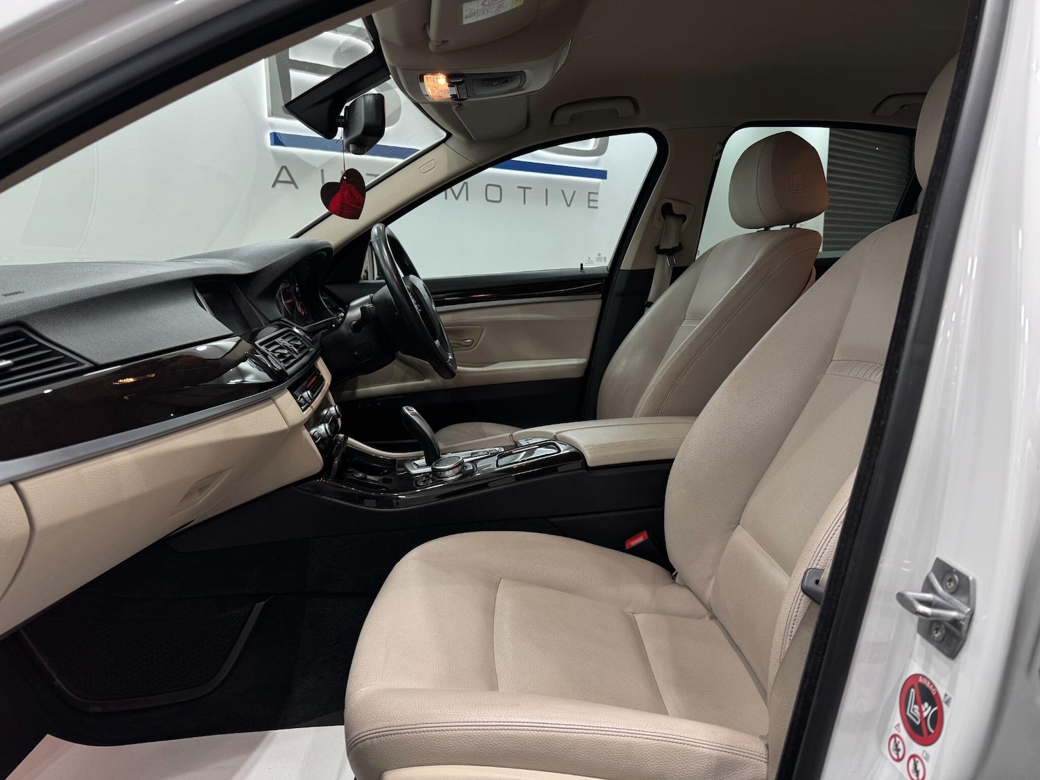 Used BMW 5 Series 2015 for sale - 78148181: Photo 50