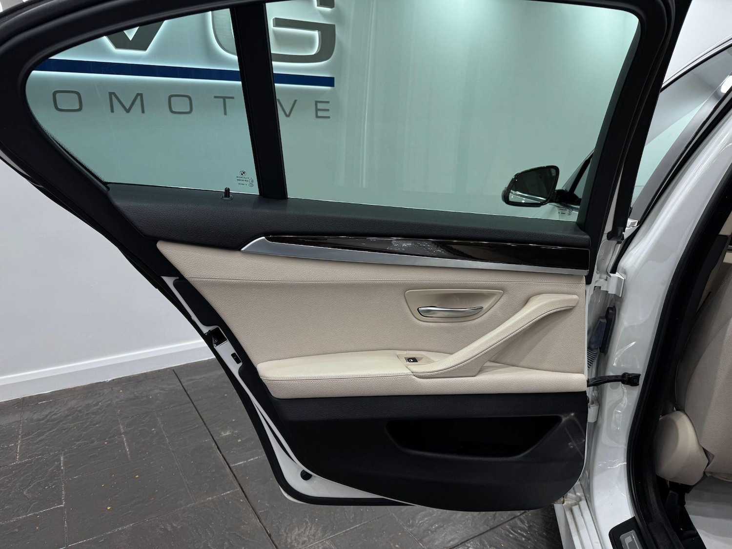 Used BMW 5 Series 2015 for sale - 78148181: Photo 53