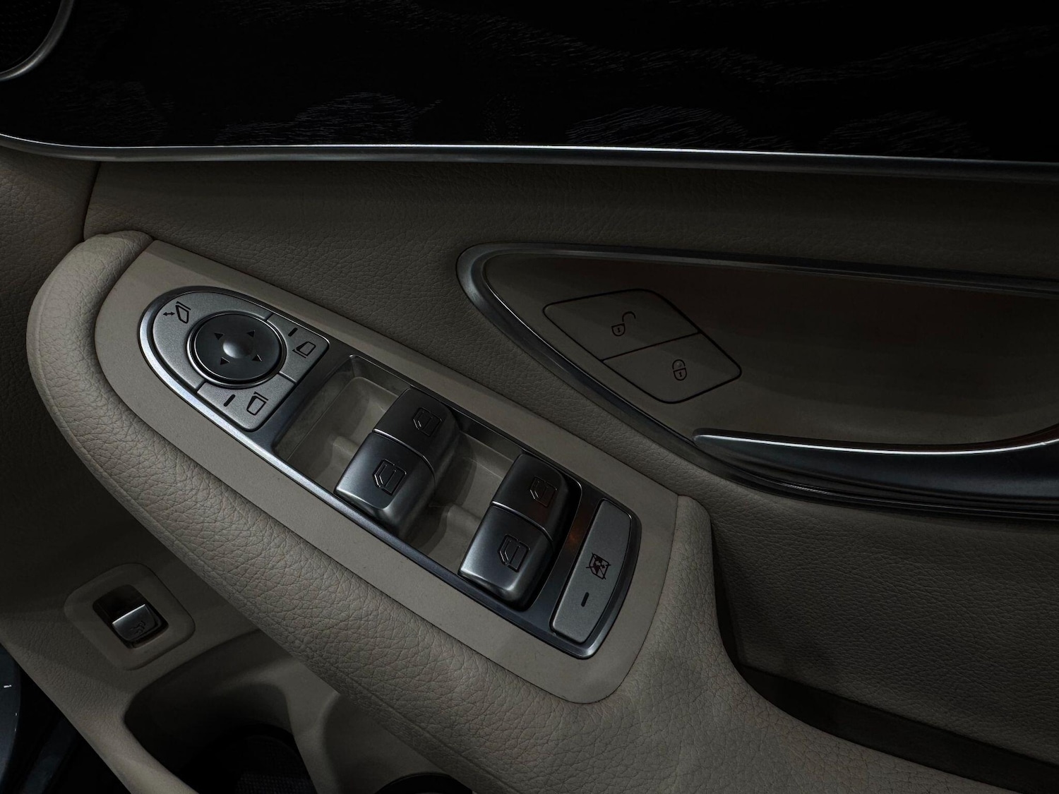 Used Mercedes-Benz GLC 2016 for sale - 77216126: Photo 27