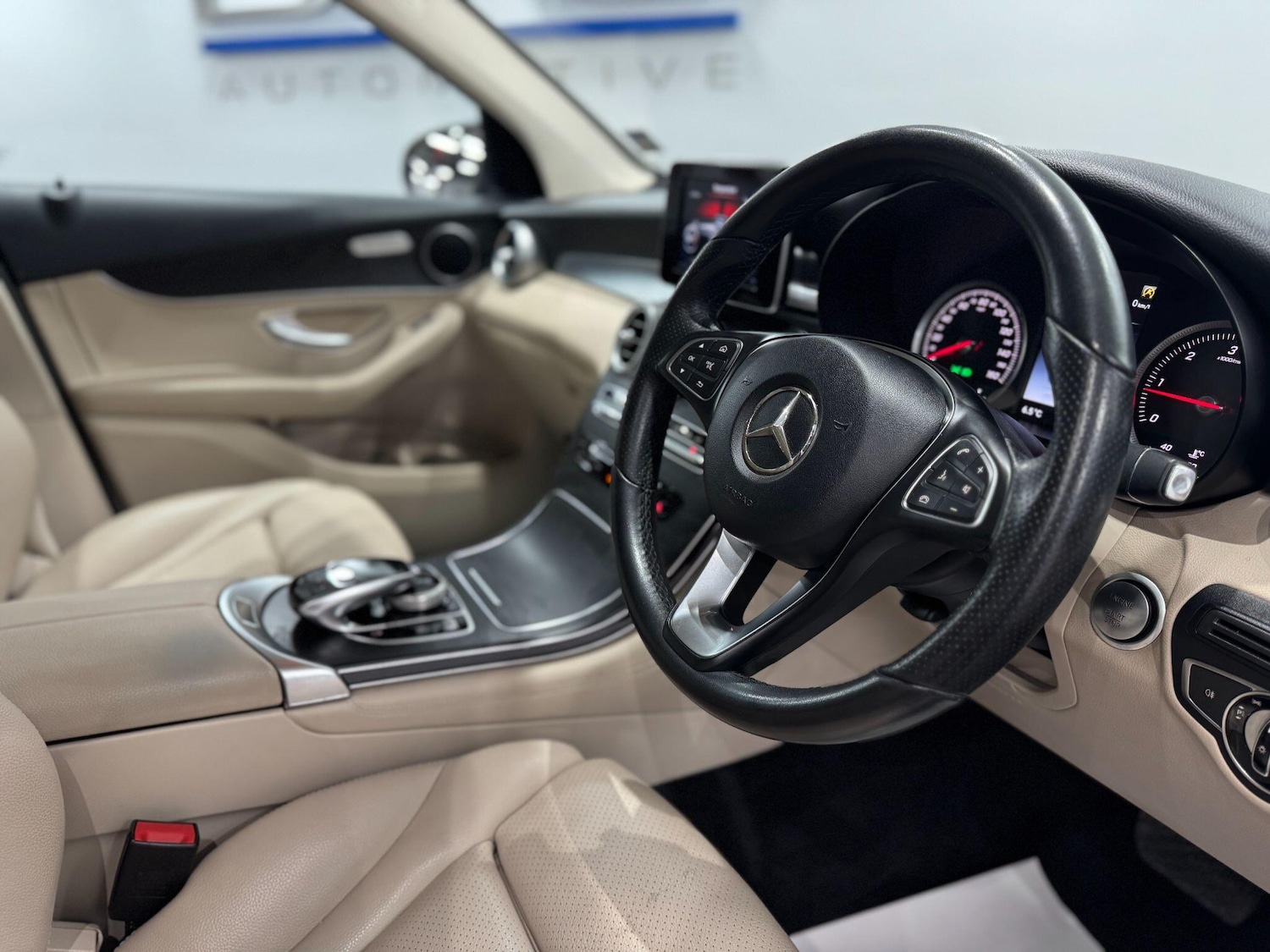 Used Mercedes-Benz GLC 2016 for sale - 77216126: Photo 31