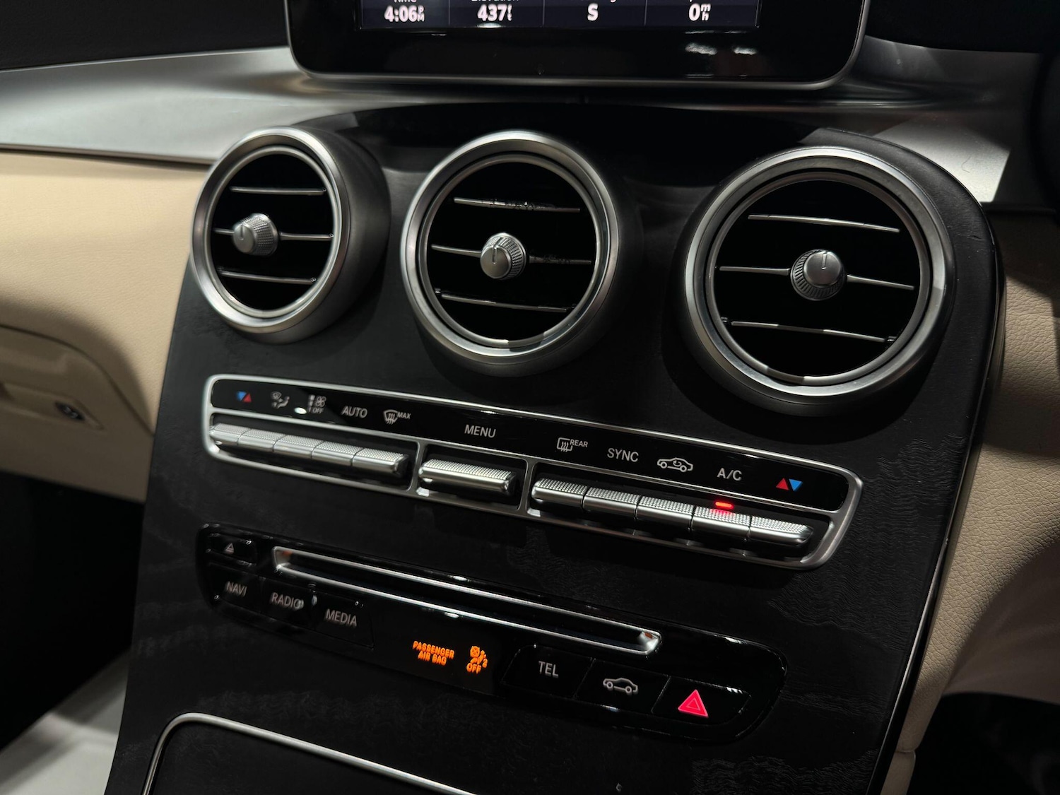 Used Mercedes-Benz GLC 2016 for sale - 77216126: Photo 40