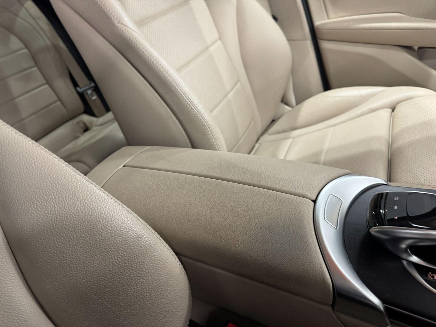 Used Mercedes-Benz GLC 2016 for sale - 77216126: Photo 42