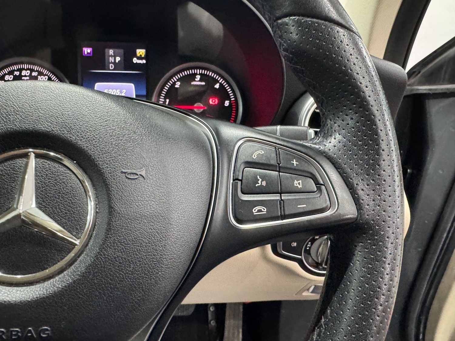 Used Mercedes-Benz GLC 2016 for sale - 77216126: Photo 44