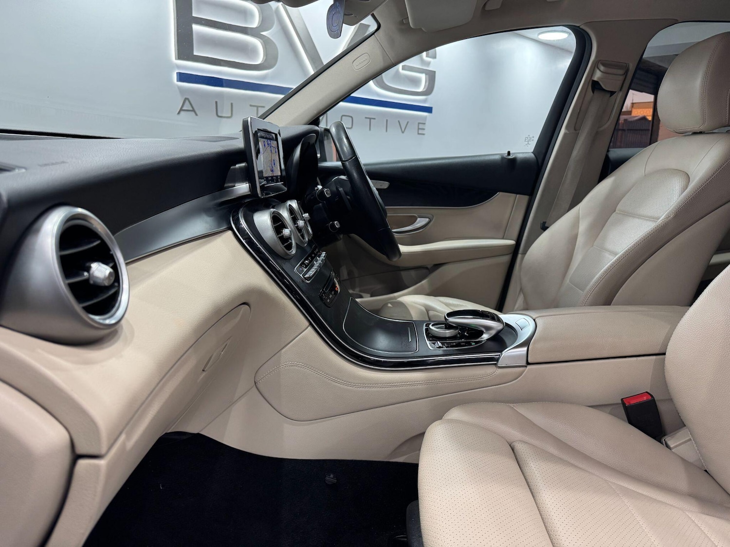 Used Mercedes-Benz GLC 2016 for sale - 77216126: Photo 49