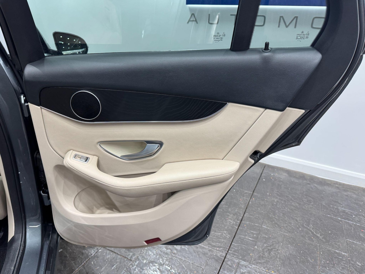 Used Mercedes-Benz GLC 2016 for sale - 77216126: Photo 57