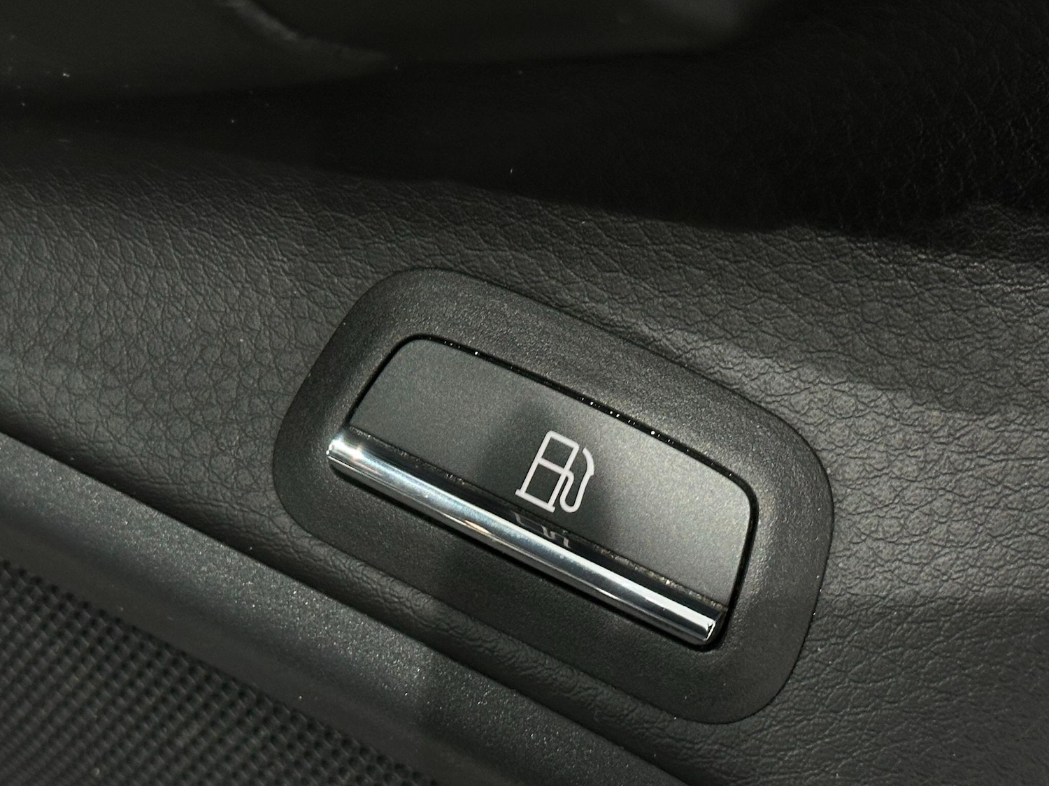 Used Porsche Cayenne 2017 for sale - 76850246: Photo 32