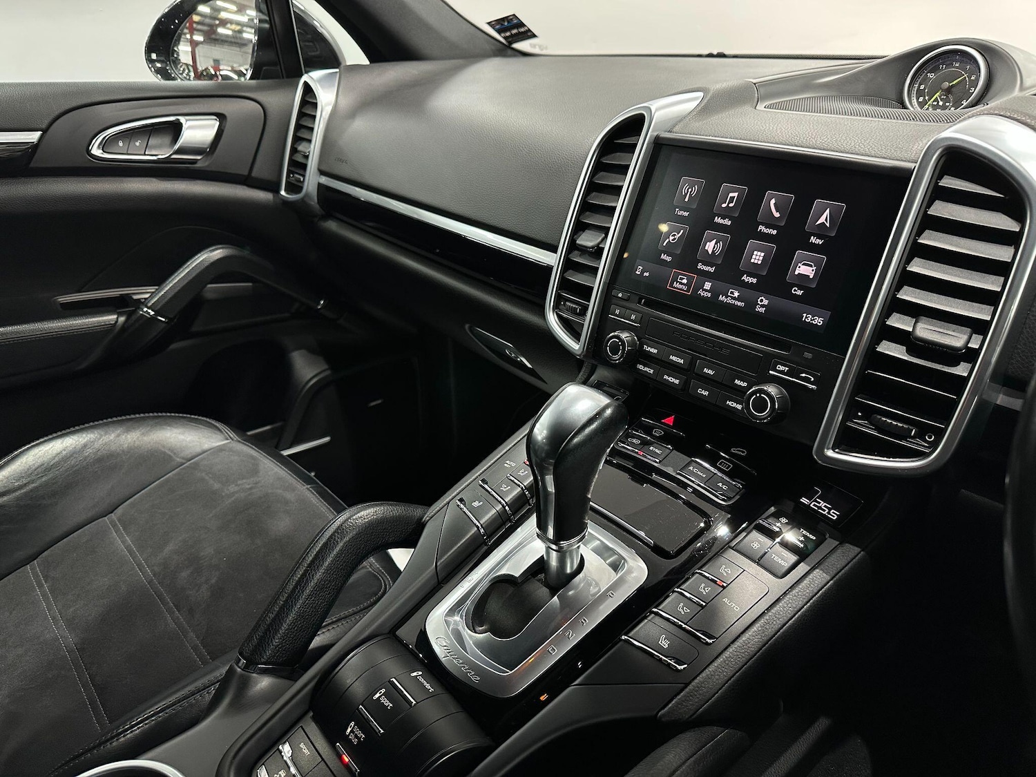 Used Porsche Cayenne 2017 for sale - 76850246: Photo 35