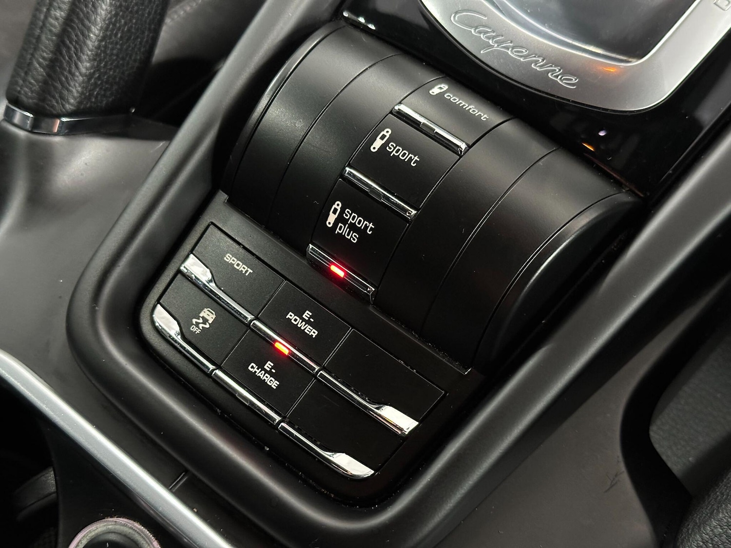 Used Porsche Cayenne 2017 for sale - 76850246: Photo 43