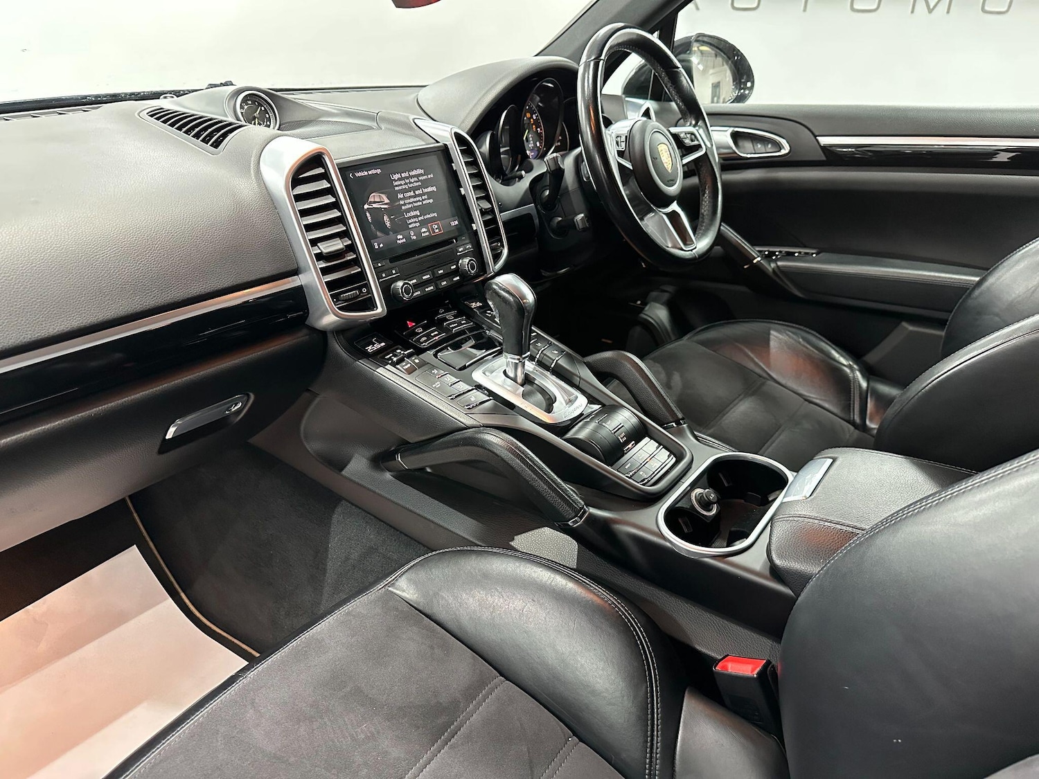 Used Porsche Cayenne 2017 for sale - 76850246: Photo 51