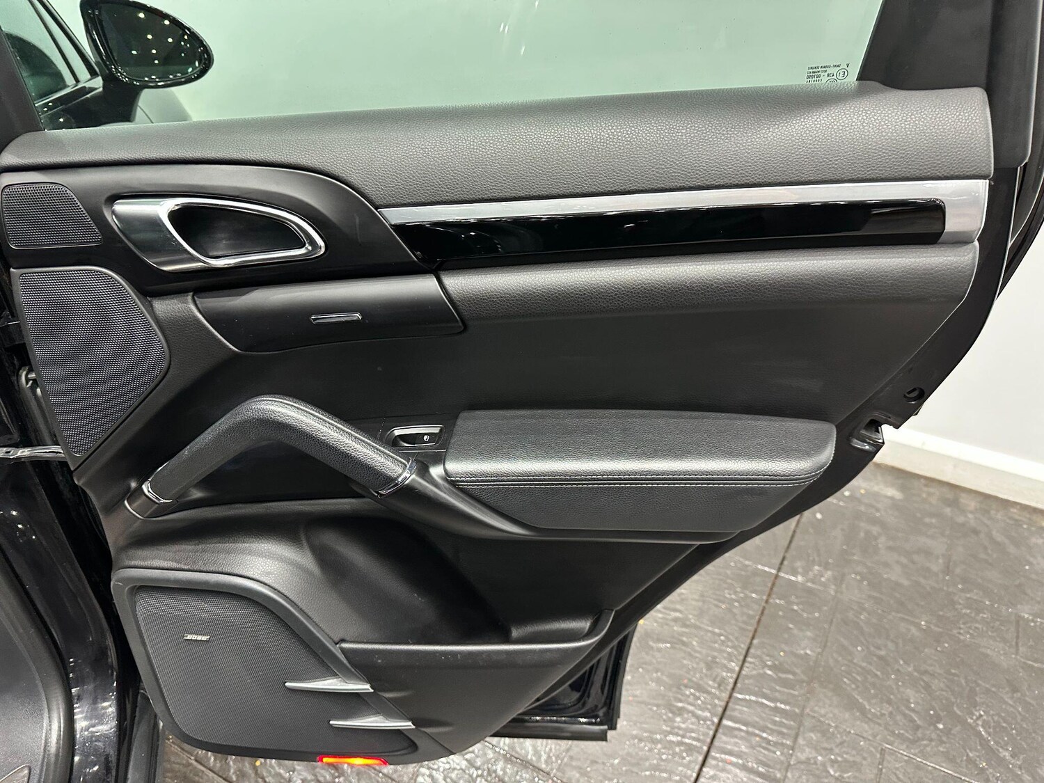 Used Porsche Cayenne 2017 for sale - 76850246: Photo 60