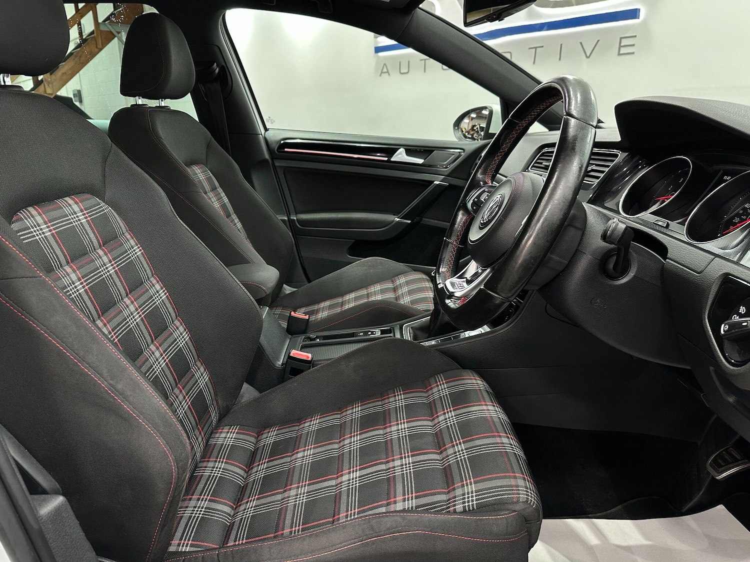 Used Volkswagen Golf 2015 for sale - 76752880: Photo 27