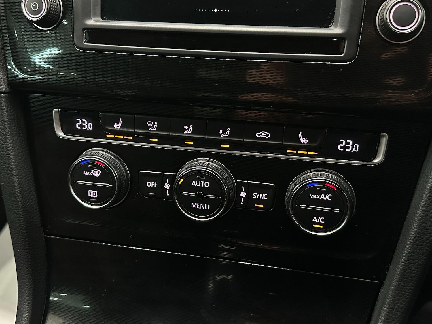 Used Volkswagen Golf 2015 for sale - 76752880: Photo 40