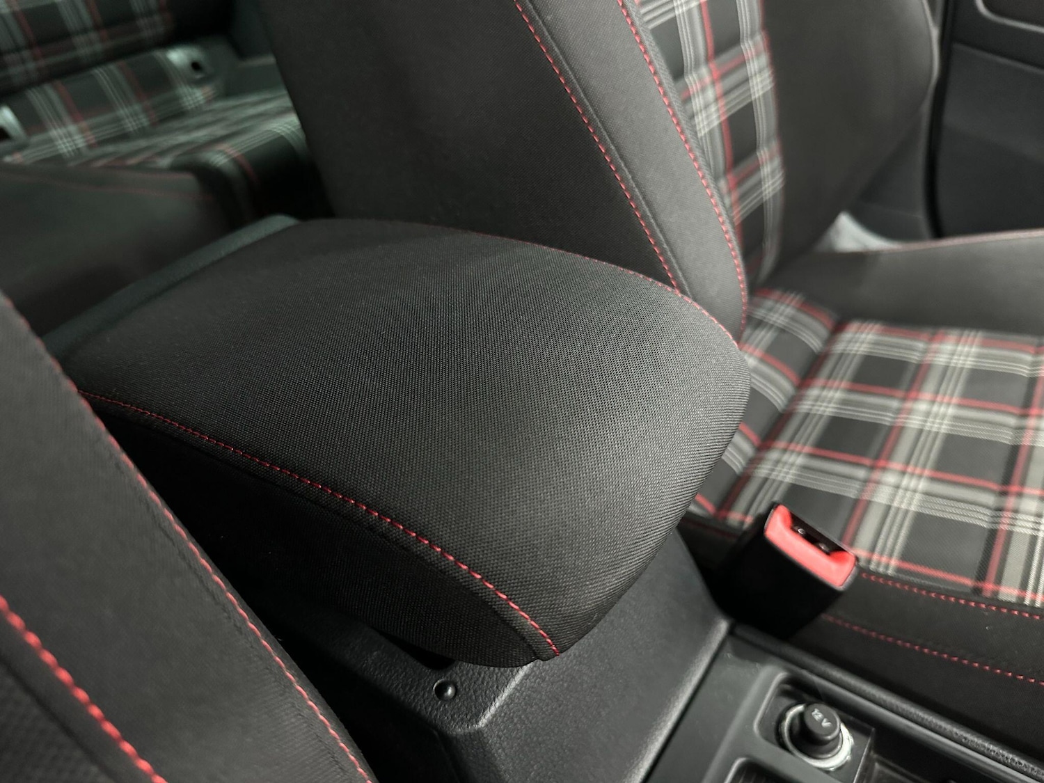 Used Volkswagen Golf 2015 for sale - 76752880: Photo 46