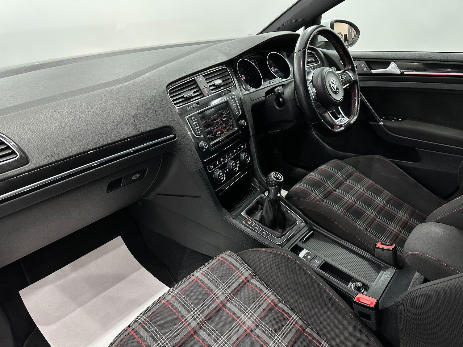 Used Volkswagen Golf 2015 for sale - 76752880: Photo 54