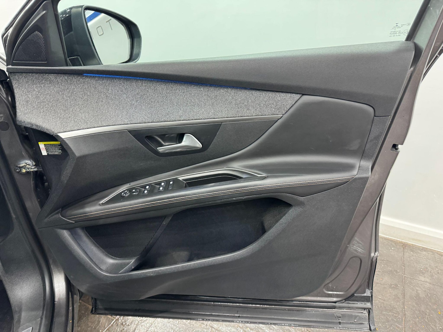 Used Peugeot 3008 2018 for sale - 77254862: Photo 25