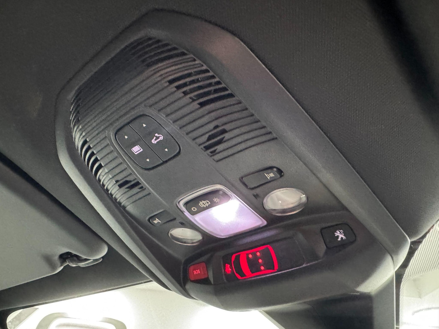 Used Peugeot 3008 2018 for sale - 77254862: Photo 28