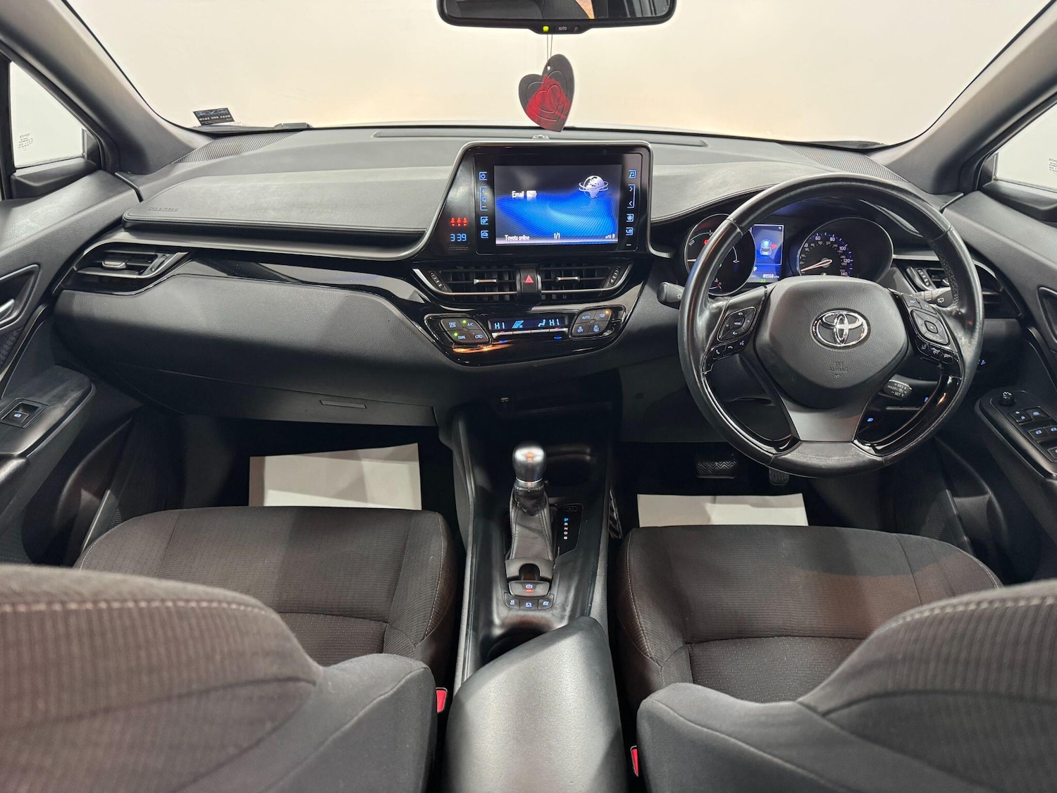 Used Toyota C-HR 2017 for sale - 78184423: Photo 25