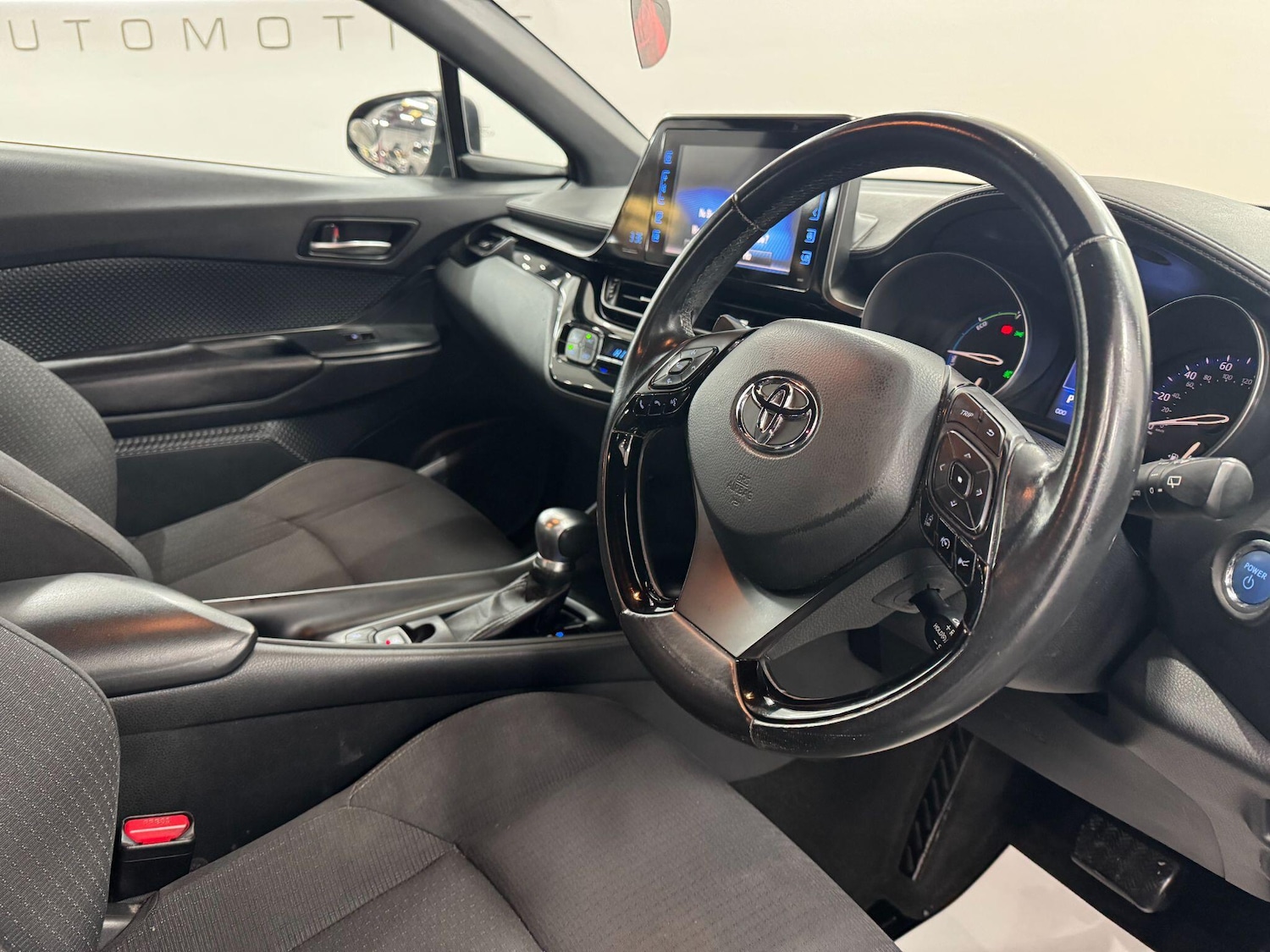 Used Toyota C-HR 2017 for sale - 78184423: Photo 28