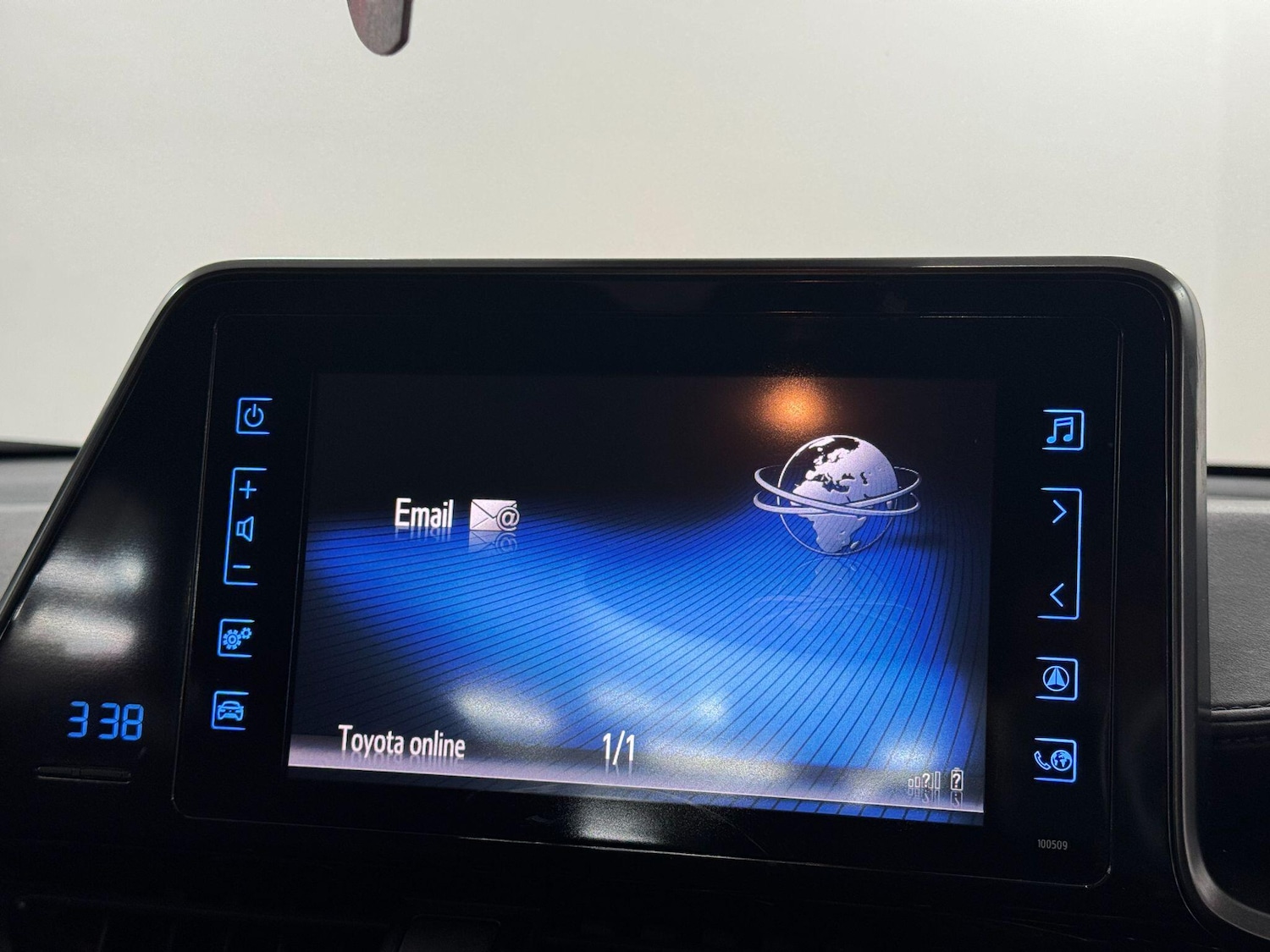 Used Toyota C-HR 2017 for sale - 78184423: Photo 33