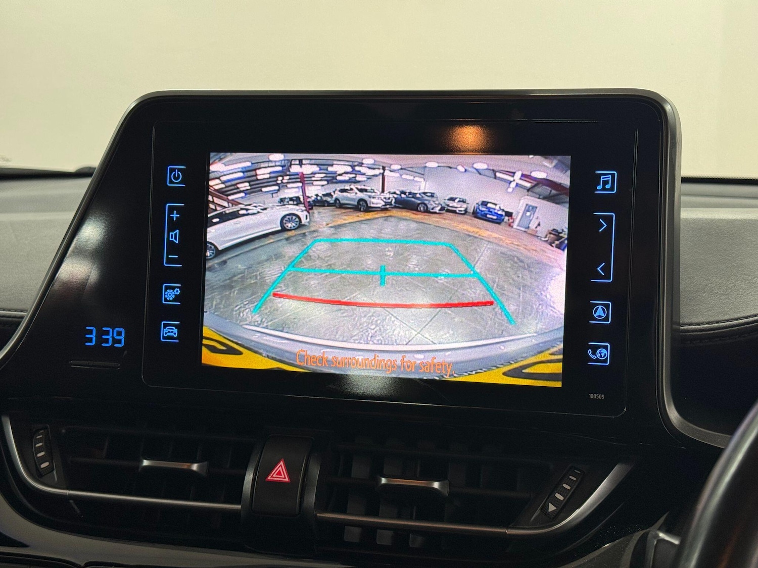 Used Toyota C-HR 2017 for sale - 78184423: Photo 34