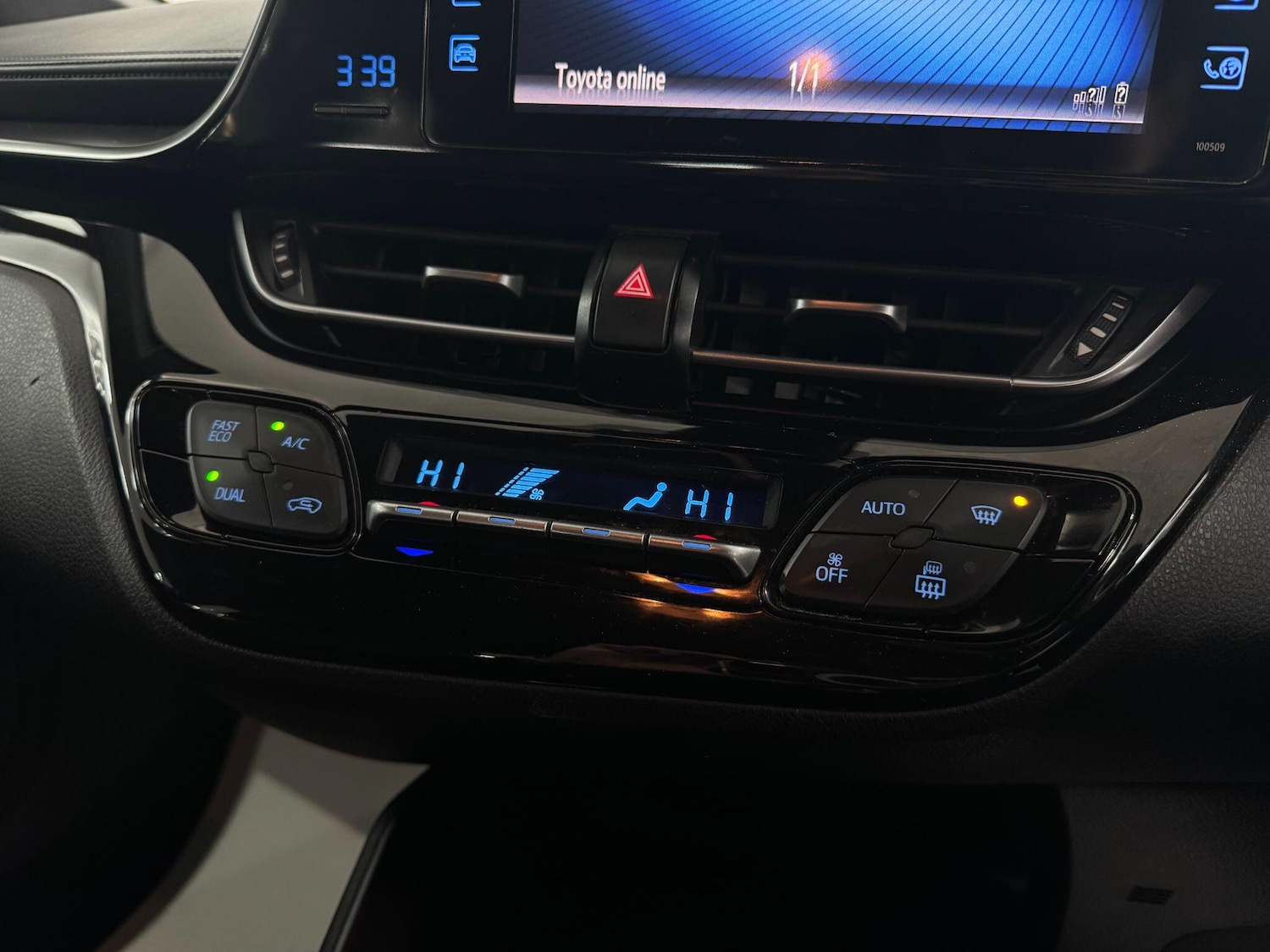 Used Toyota C-HR 2017 for sale - 78184423: Photo 36