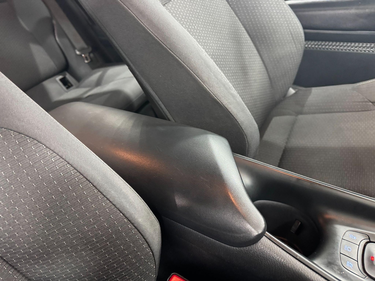 Used Toyota C-HR 2017 for sale - 78184423: Photo 38