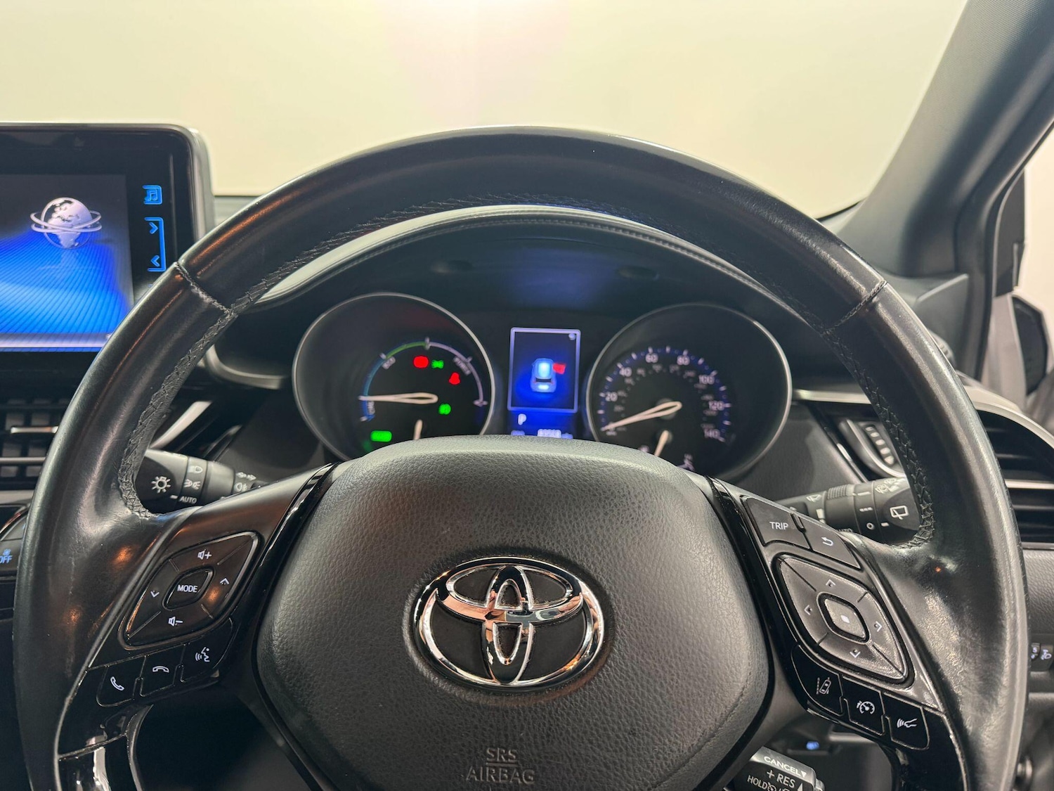 Used Toyota C-HR 2017 for sale - 78184423: Photo 42