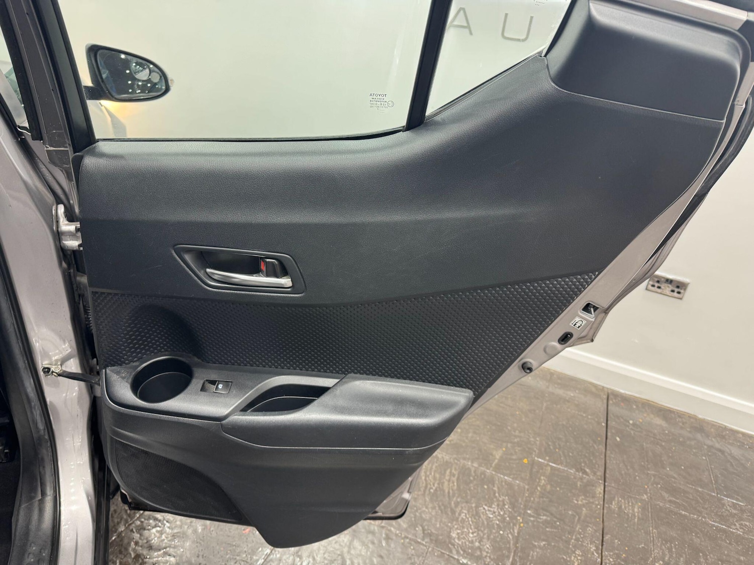 Used Toyota C-HR 2017 for sale - 78184423: Photo 54