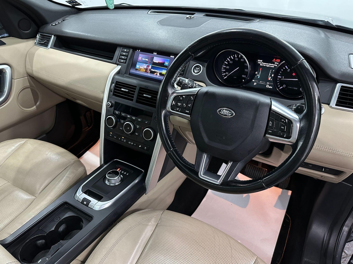 Used Land Rover Discovery Sport 2016 for sale - 76151661: Photo 26