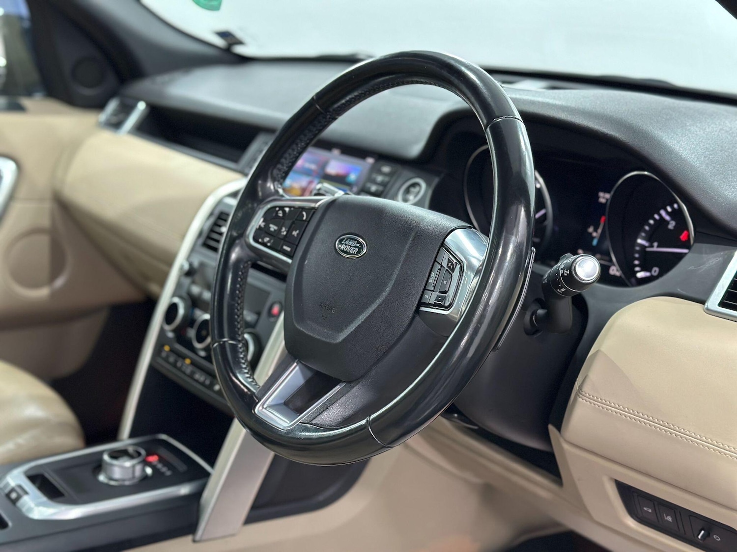 Used Land Rover Discovery Sport 2016 for sale - 76151661: Photo 32
