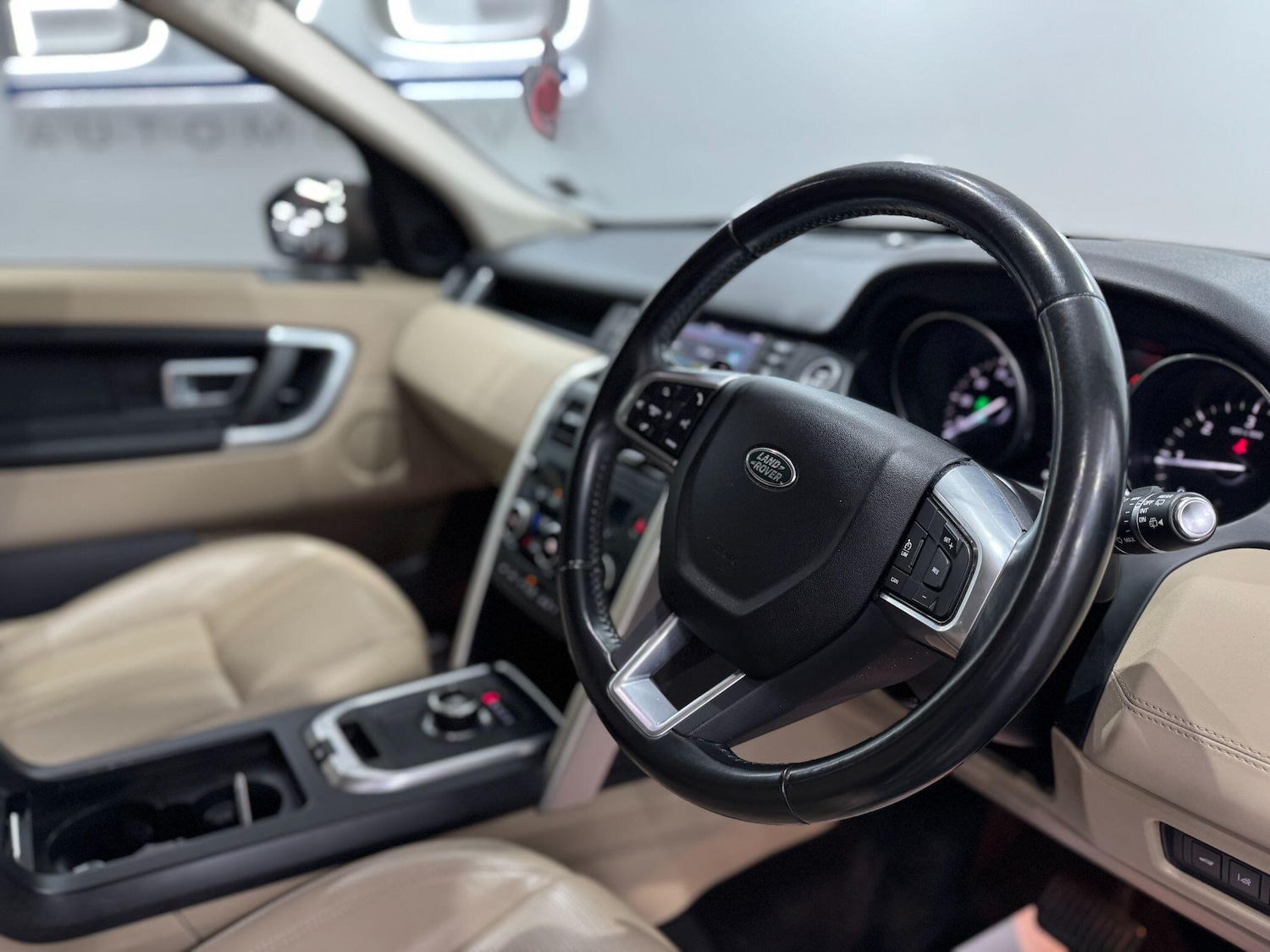 Used Land Rover Discovery Sport 2017 for sale - 77091656: Photo 26