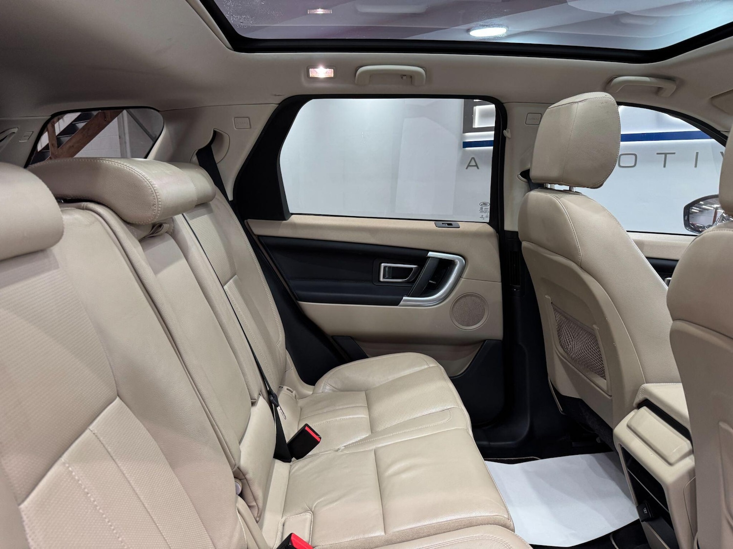 Used Land Rover Discovery Sport 2017 for sale - 77091656: Photo 56