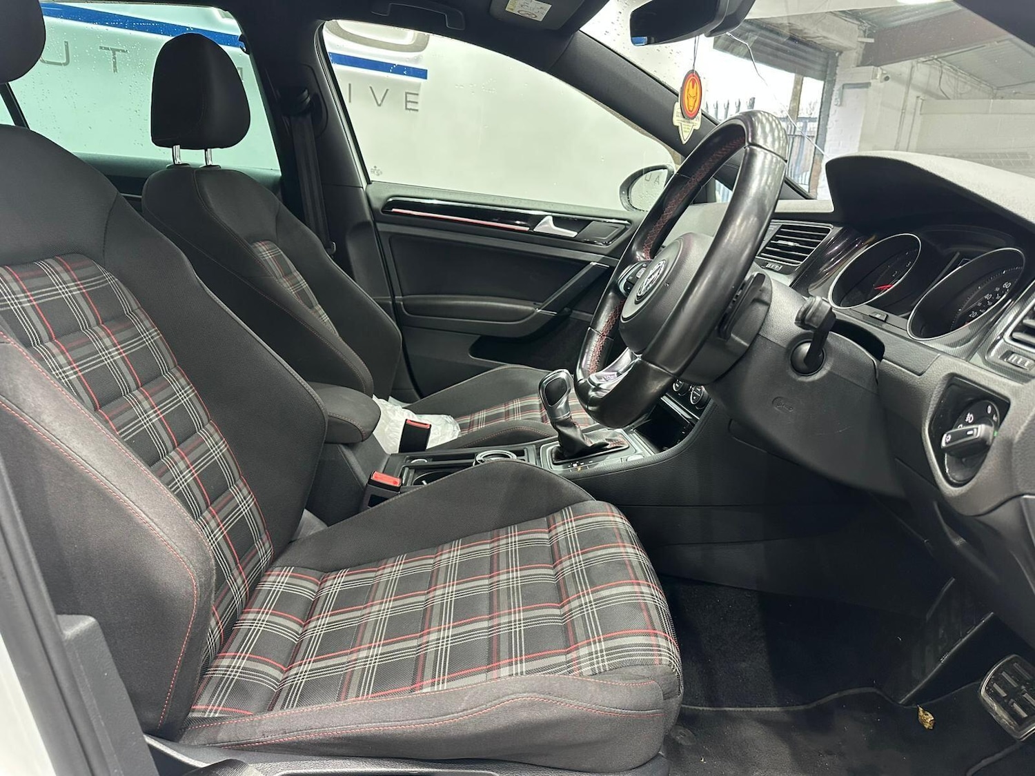 Used Volkswagen Golf 2017 for sale - 77479042: Photo 3