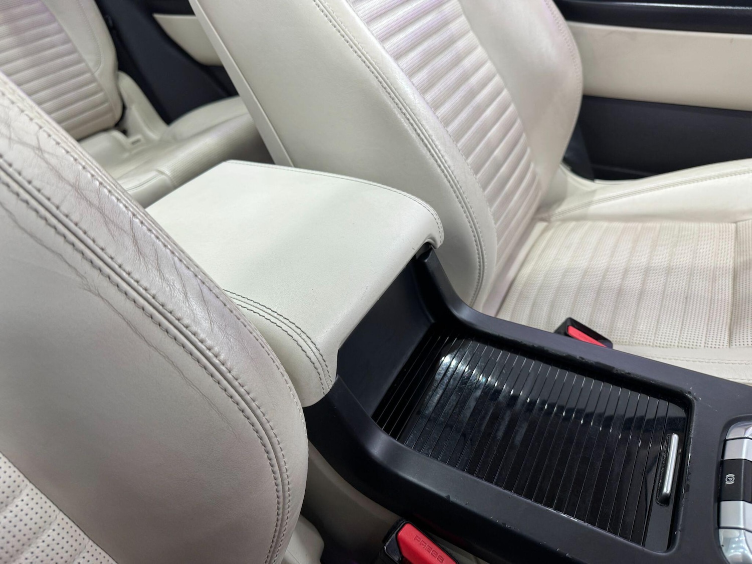 Used Land Rover Discovery Sport for sale - 77268123: Photo 40