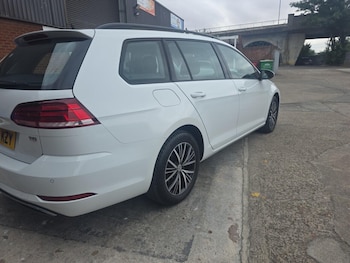 Used Volkswagen Golf 2017 for sale - 79532565: Photo
