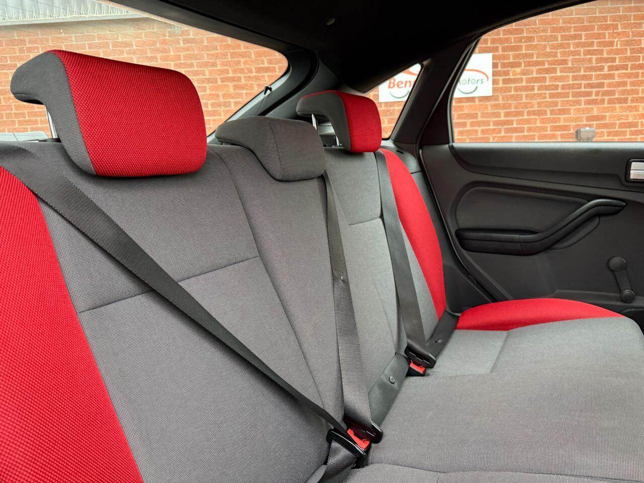 Used Ford Focus for sale - 76996436: Photo 32