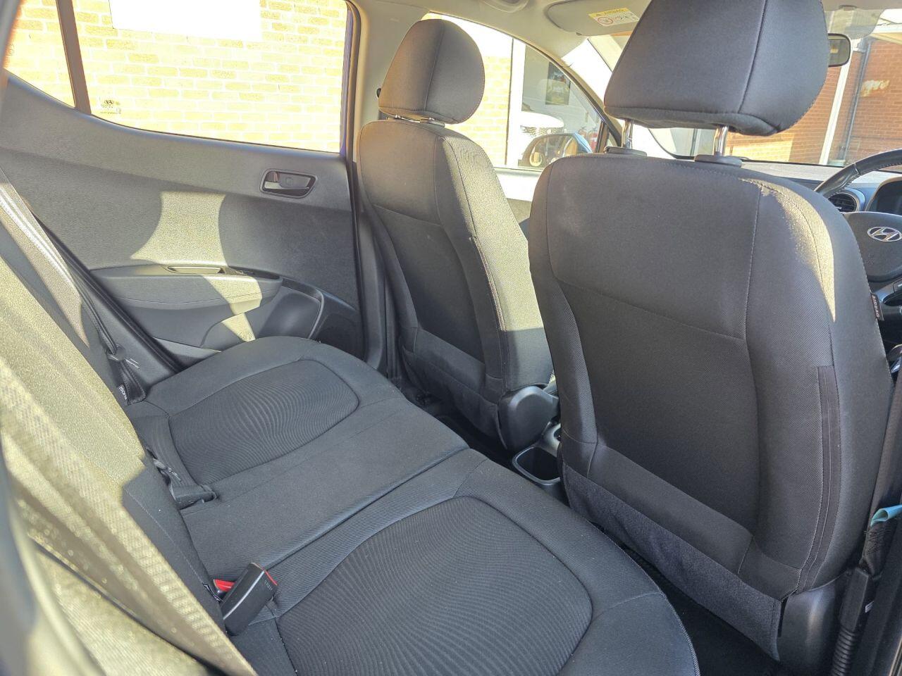 Used Hyundai i10 2019 for sale - 77883378: Photo 24