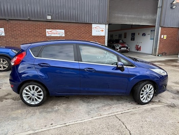 Used Ford Fiesta 2015 for sale - 76001114: Photo