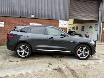 Used Jaguar F-Pace 2017 for sale - 77456036: Photo