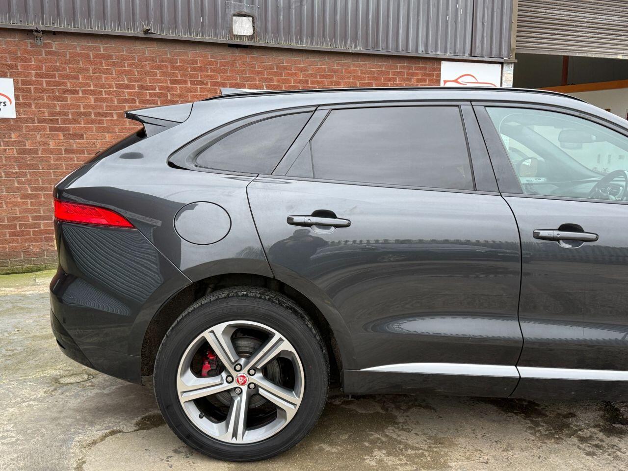 Used Jaguar F-Pace 2017 for sale - 77456036: Photo 4