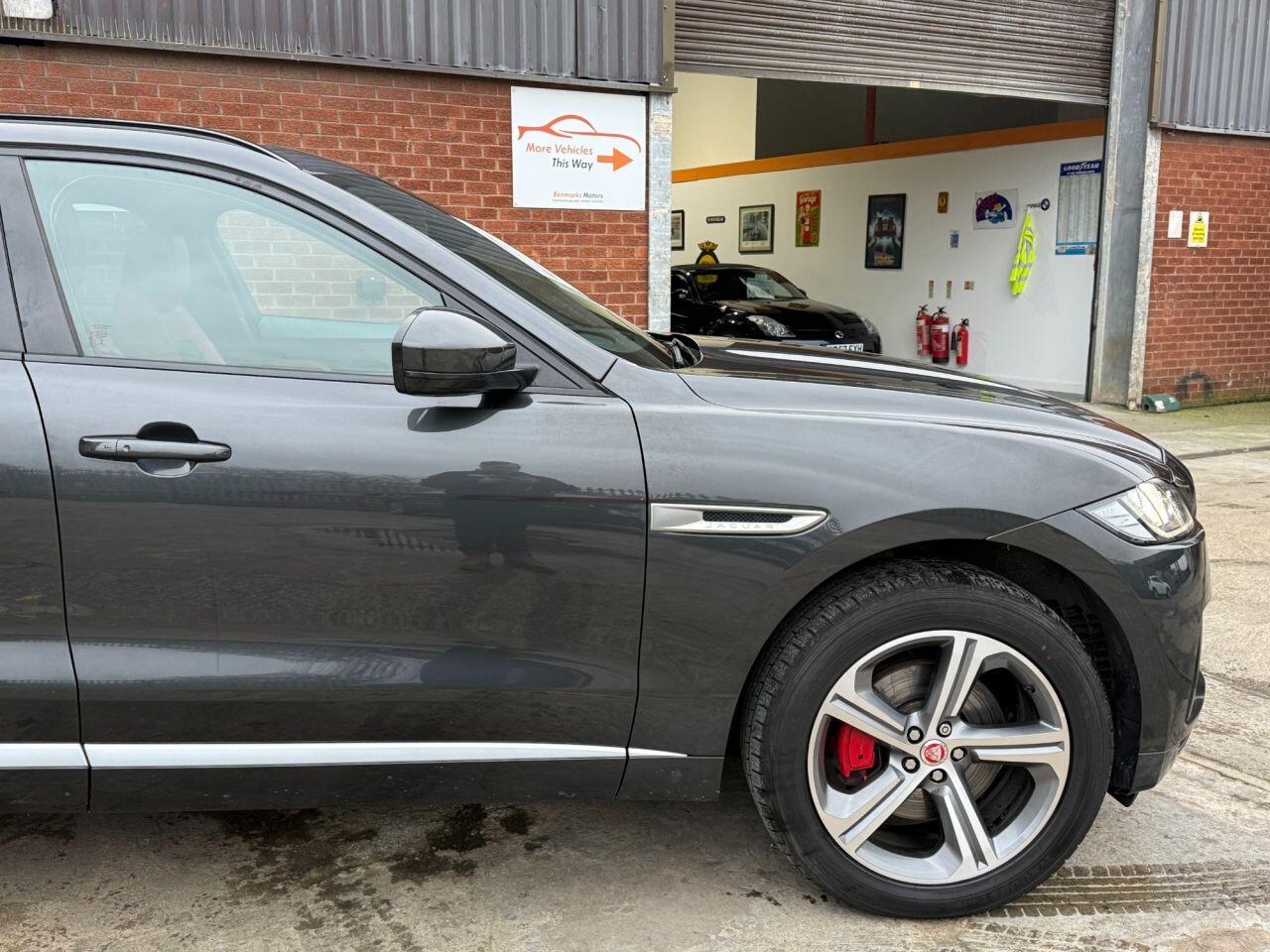 Used Jaguar F-Pace 2017 for sale - 77456036: Photo 5